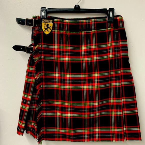 Men’s Sport Kilt Black and Red Plaid Size M - Picture 1 of 2